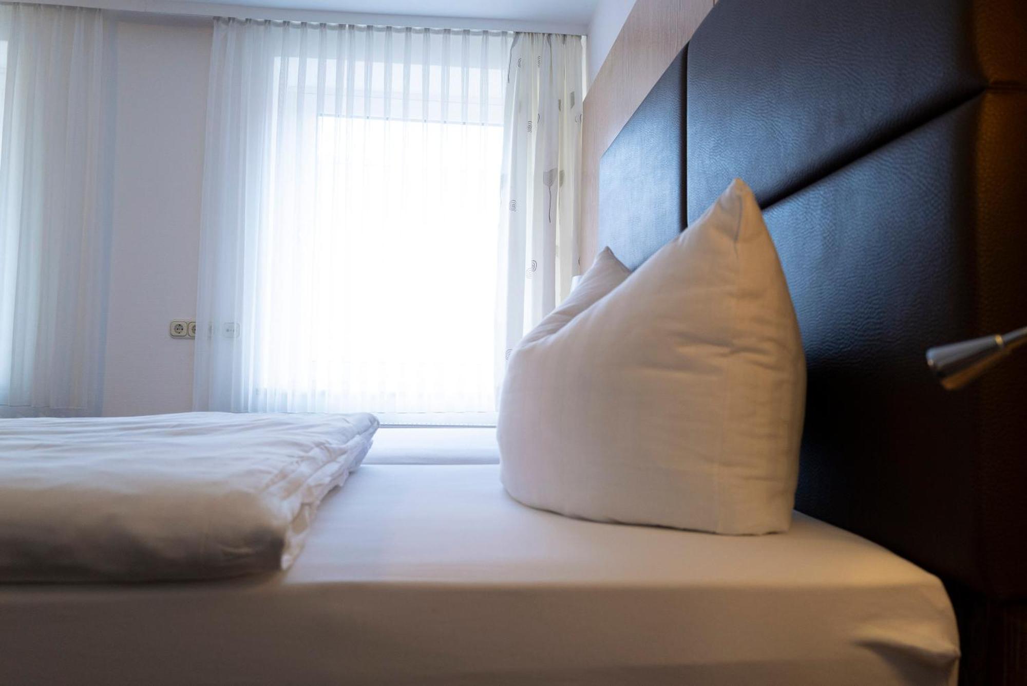 Hotel & Apartments Boehm Grafenwohr Ngoại thất bức ảnh