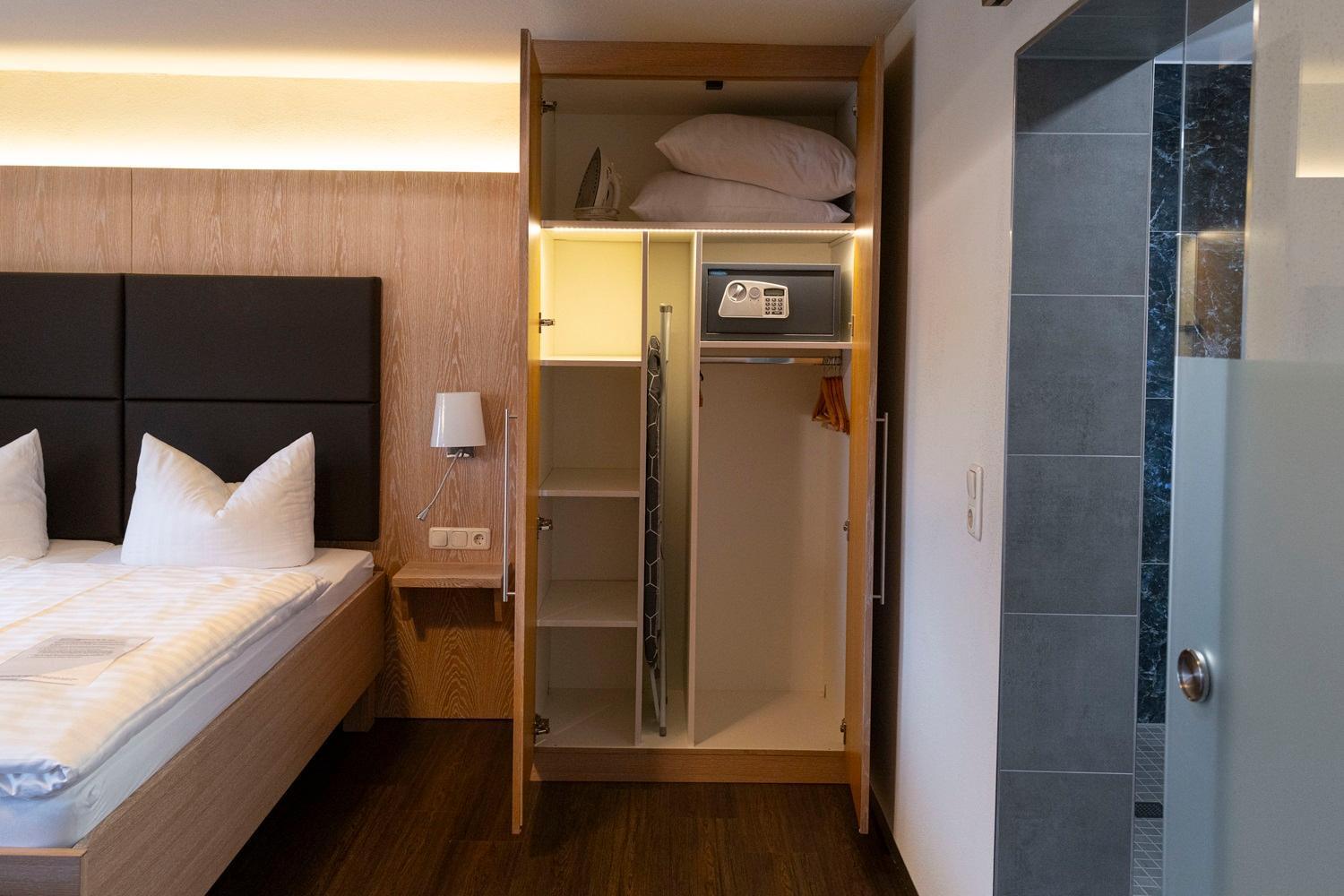 Hotel & Apartments Boehm Grafenwohr Ngoại thất bức ảnh